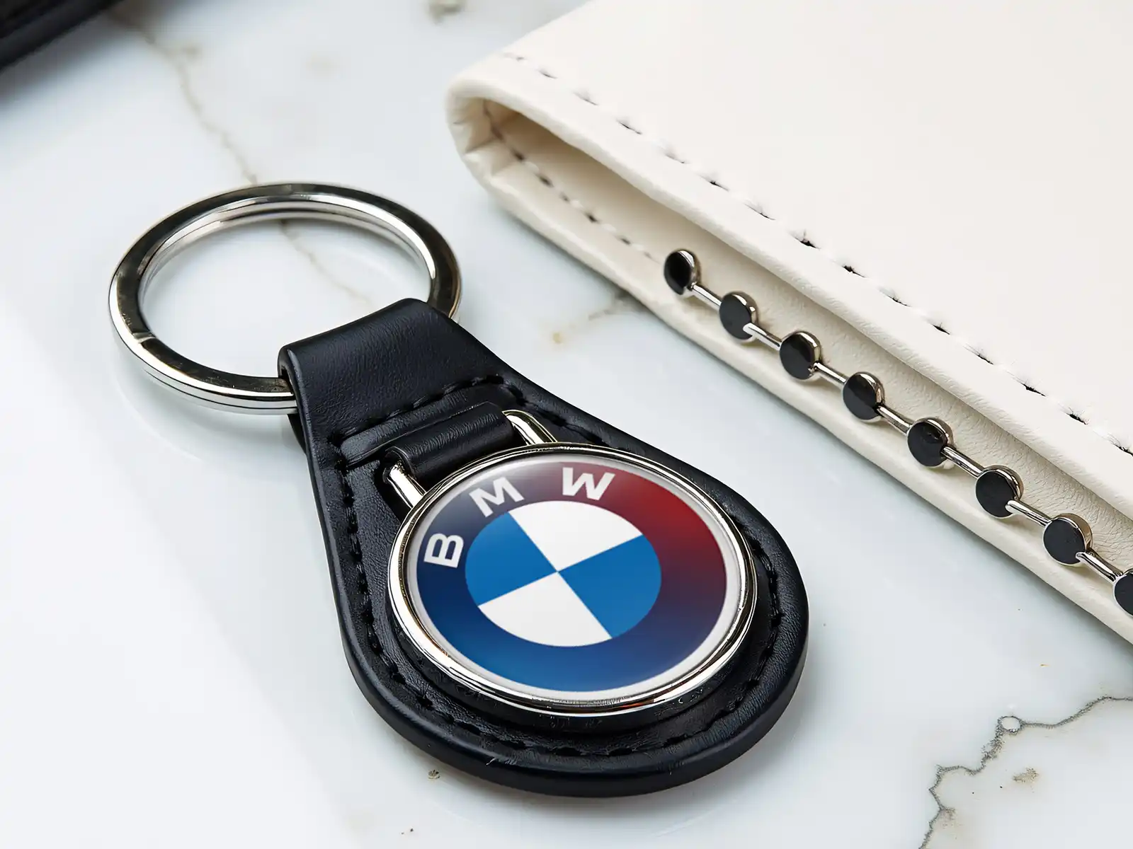 BMW Anelli Pelle Custom Lucido Chic Tocco Tuning